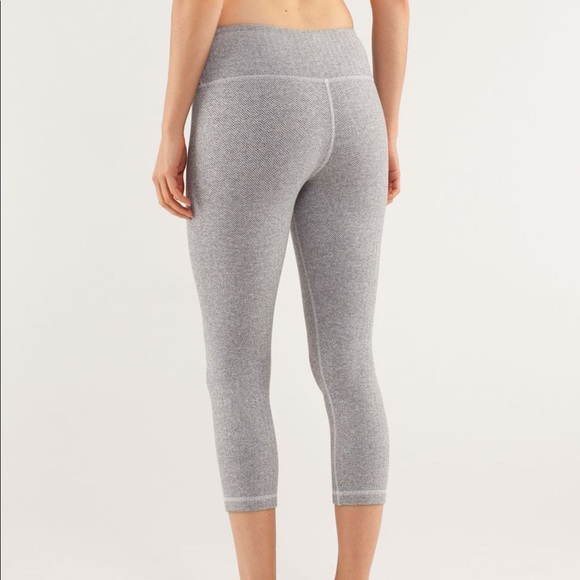 Lululemon Wunder Under Crop Herringbone White Black Size 6 - Picture 1 of 15